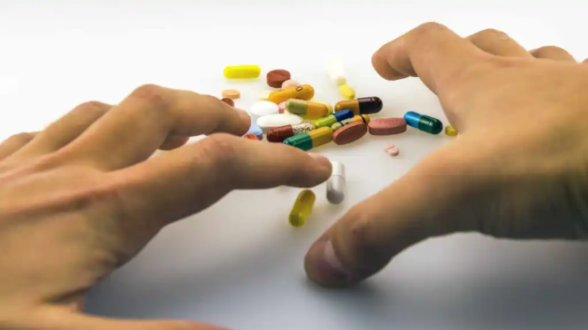 Five Years of Regular Painkiller Use Leads to Irreversible Kidney Failure in a 49-Year-Old Man